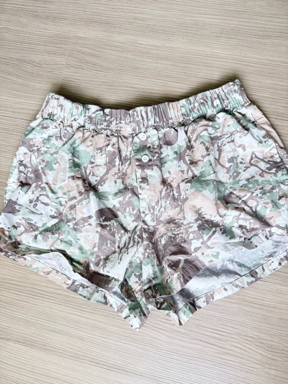 Camo Print Women's Elastic Waist Shorts
